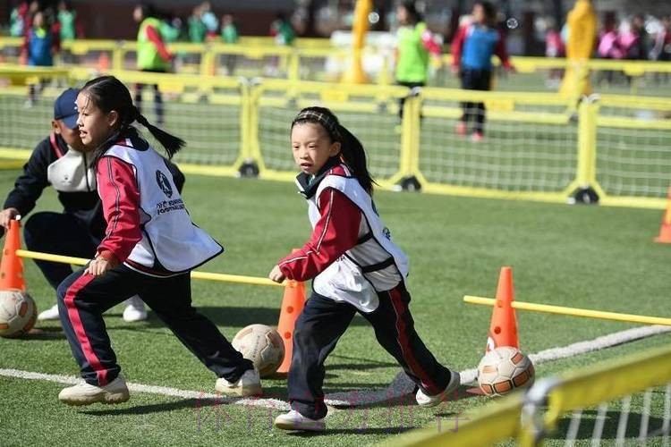 亲近绿茵,感受足球魅力 ——2019亚足联女足日“女孩足球节”热力全开 亲近绿茵,感受足球魅力 ——2019亚足联女足日“女孩足球节”热力全开